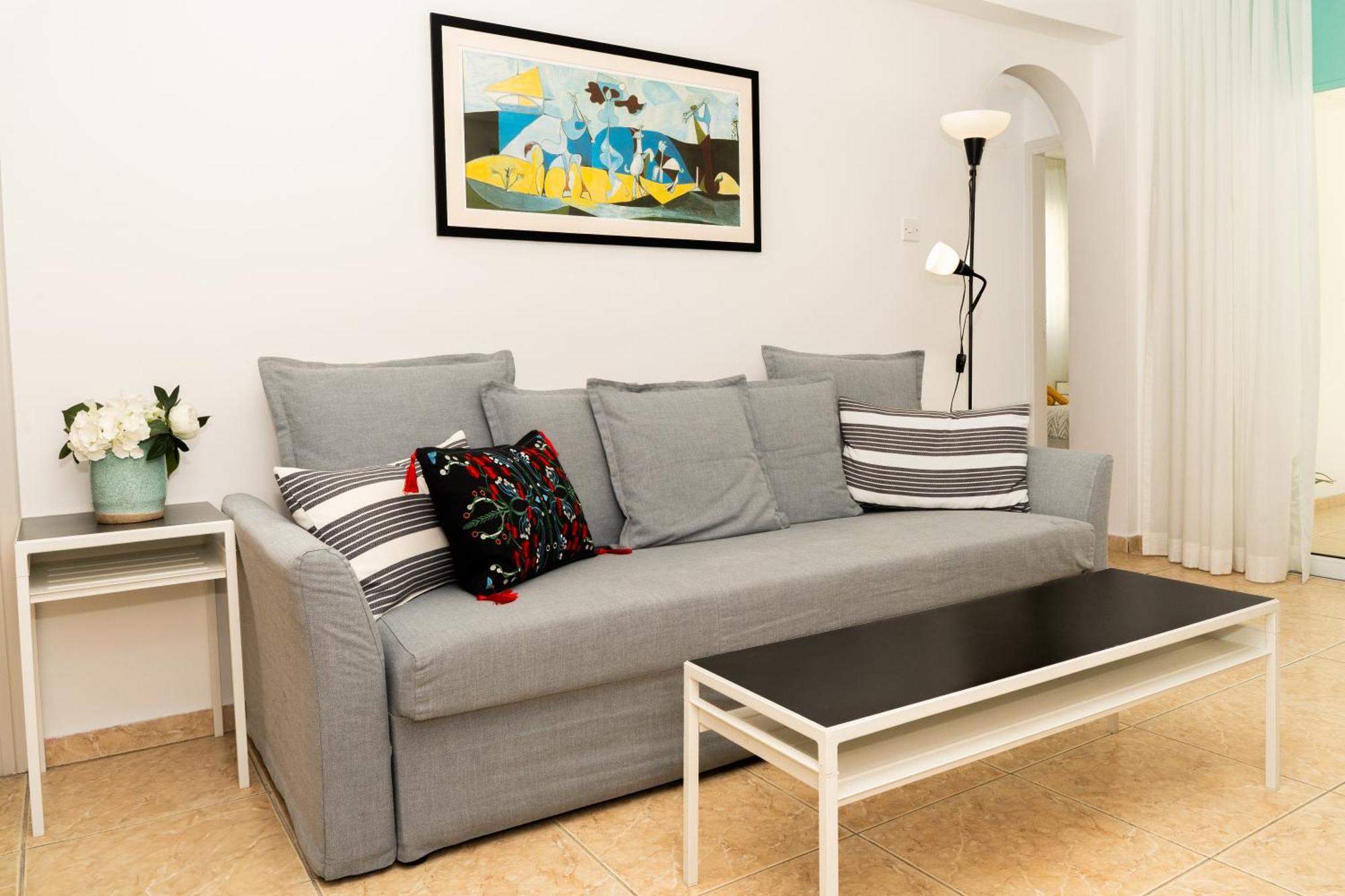 Olivia Mackenzie 2 Bedroom Flat With Pool Apartament *