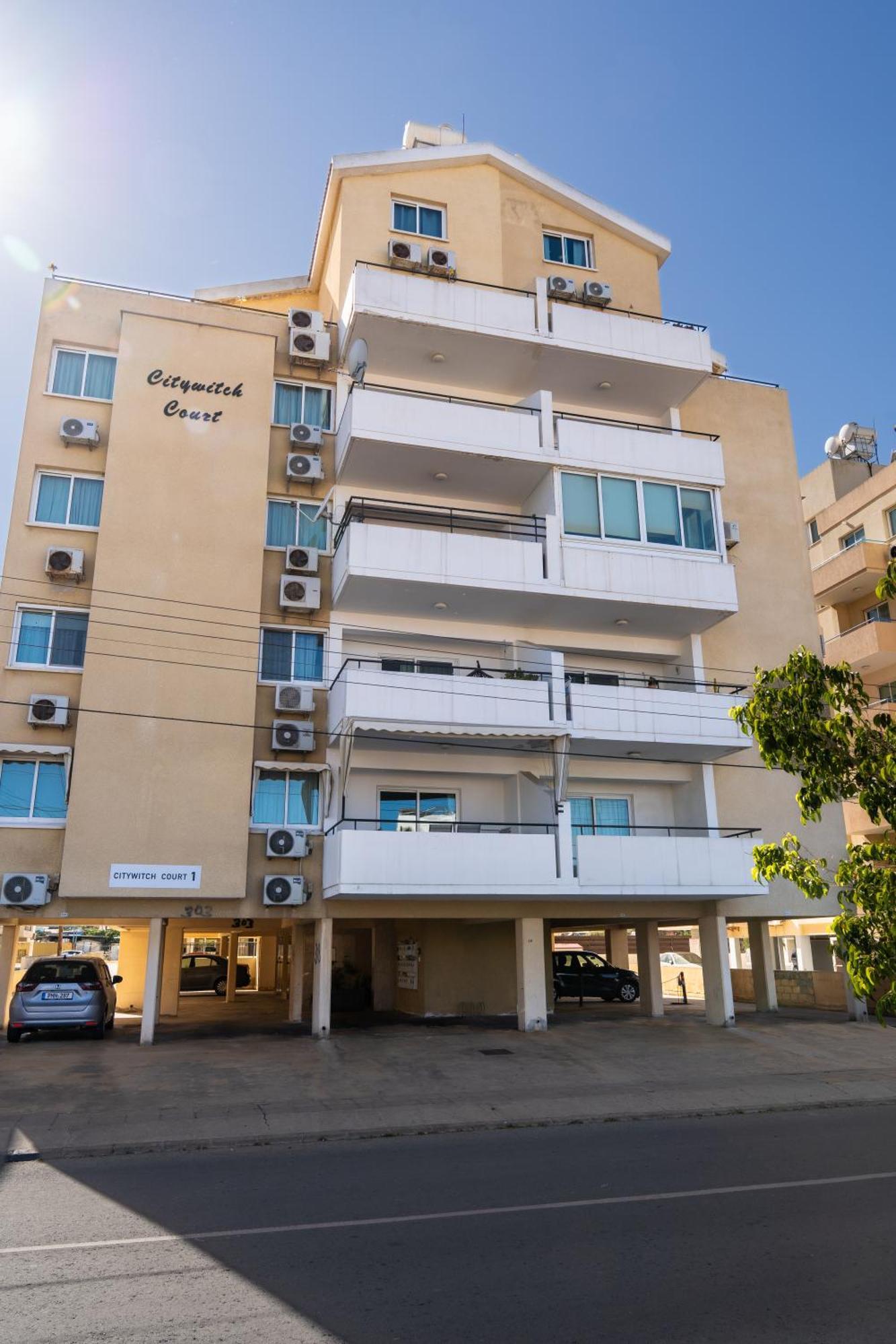 Olivia Mackenzie 2 Bedroom Flat With Pool Apartament Larnaca