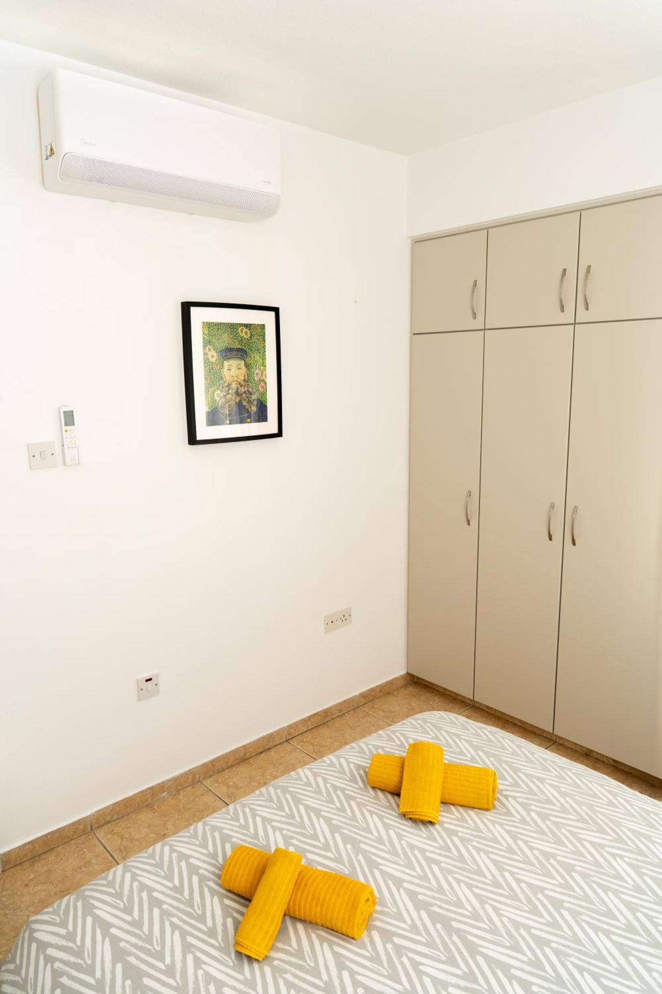 Olivia Mackenzie 2 Bedroom Flat With Pool Apartament